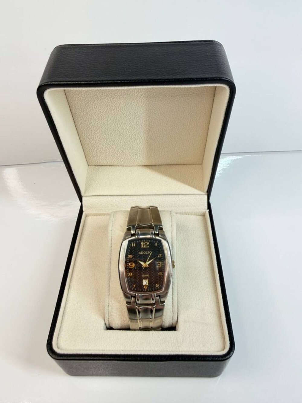 Adolfo Quartz Watch – Stainless Steel Bracelet & Date Display